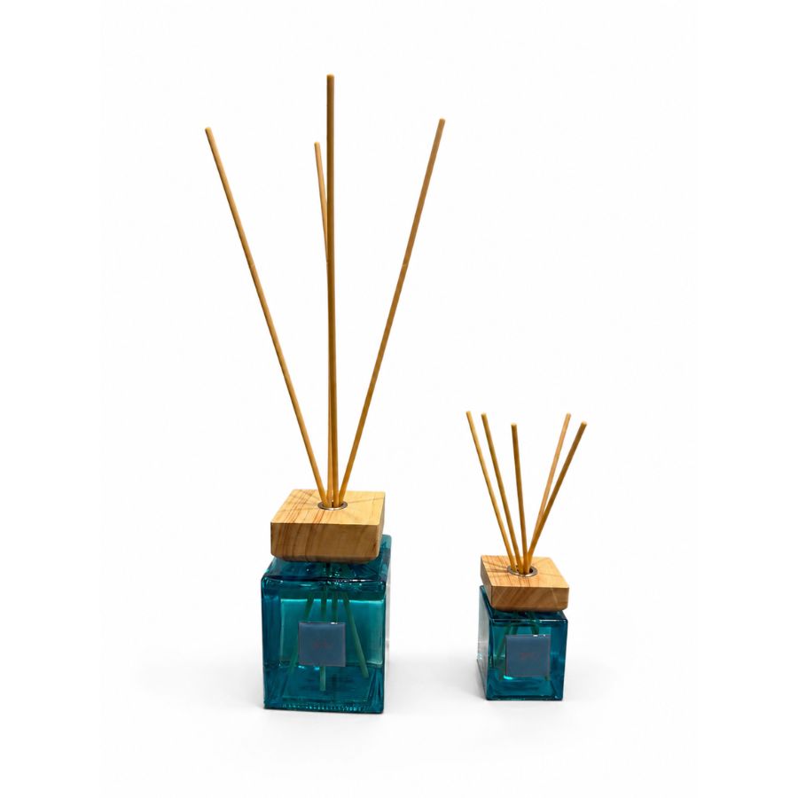 Vanilla Pear Reed Diffuser collection